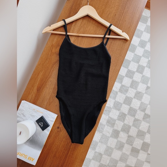 Hunza G Pamela One Piece Black Bathing Suit - Picture 2 of 10